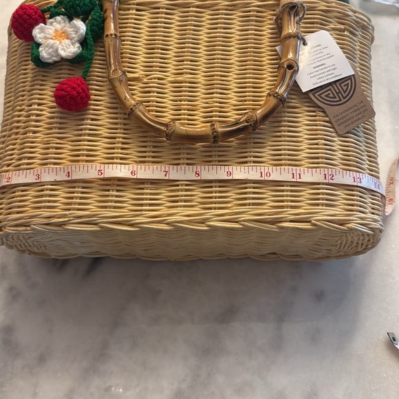 Wicker Basket Tote Handcrafted in Vietnam - Picture 13 of 16